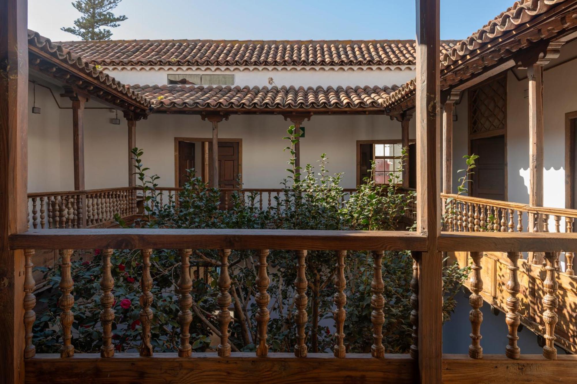 La Casa De La Camelia Hotel Las Lagunas Exterior photo